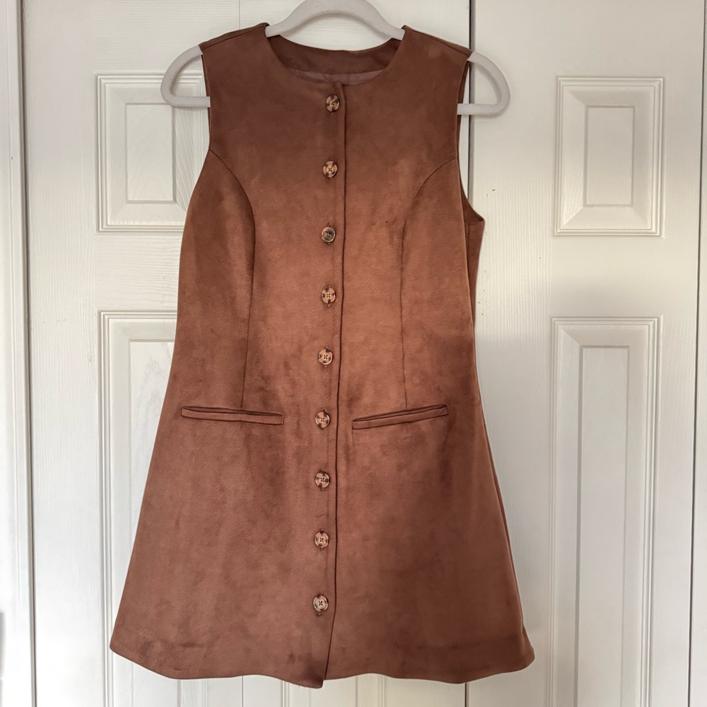 Brown Sleeveless Dress with Buttons